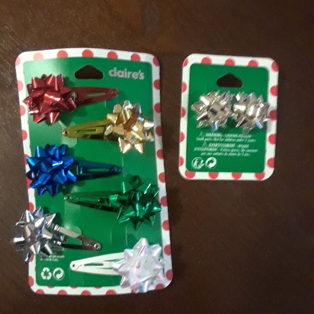 Claire’s Holiday Bow Hair Clips and Earring Set